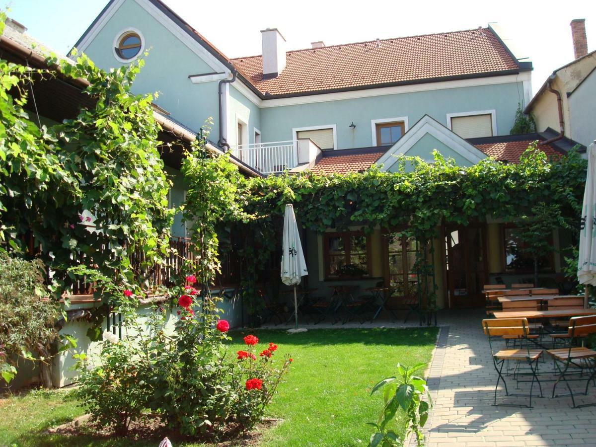 Hotel Beim Gangl Illmitz Exterior foto